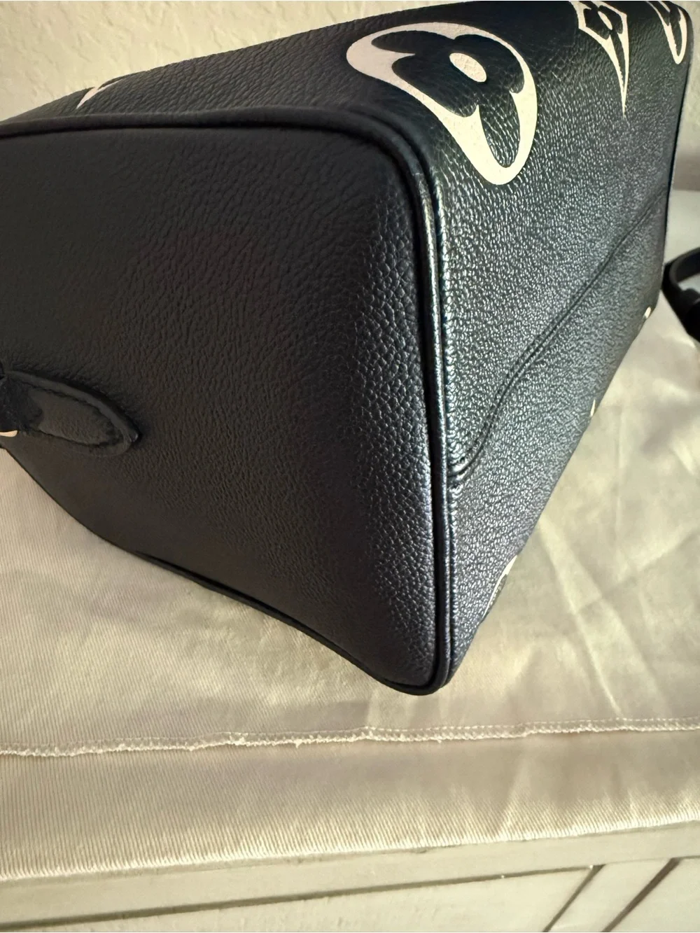 Louis Vuitton Black & Cream Monogram speedy bandouliere 25